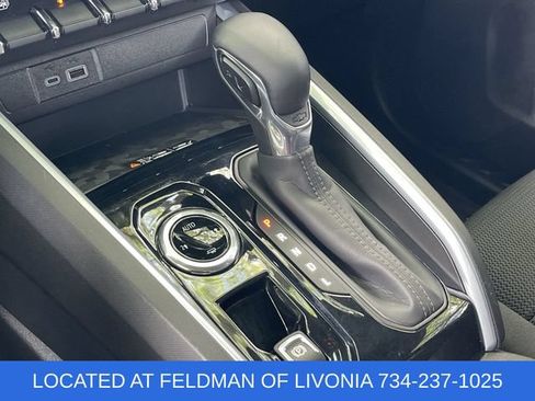Used 2023 Chevrolet Colorado LT w/ LT Convenience Package II AWD/4WD image 15