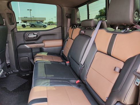 Used 2020 Chevrolet Silverado 1500 High Country w/ Z71 Off-Road Package AWD/4WD image 10