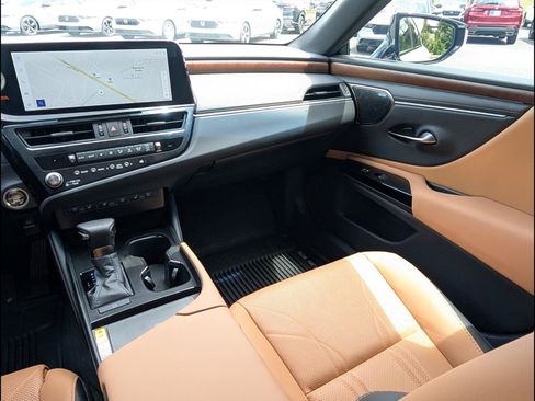 Used 2025 Lexus ES 350 Ultra Luxury FWD image 9