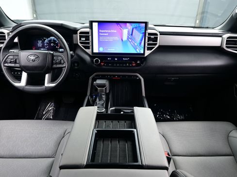 Used 2025 Toyota Tundra Limited image 17