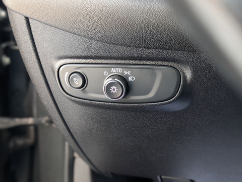 Used 2019 Chevrolet Equinox LT image 25