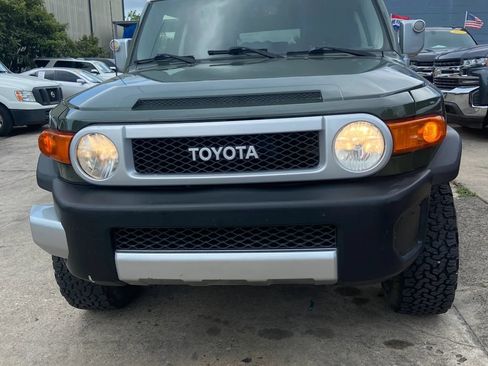 Used 2013 Toyota FJ Cruiser 4WD w/ Upgrade Pkg image 2