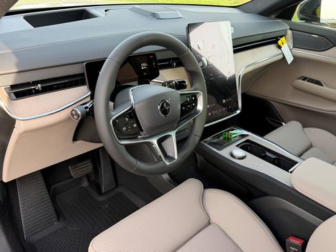 New 2026 Volvo EX90 Plus image 22