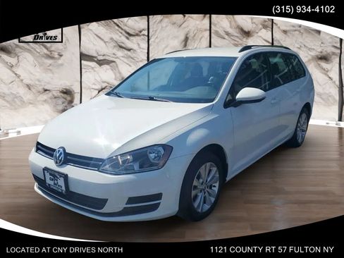 Used 2017 Volkswagen Golf S w/ Driver Assistance Package AWD/4WD image 1