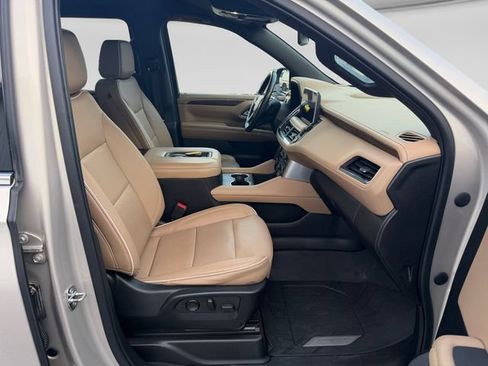 Used 2023 Chevrolet Suburban Premier AWD/4WD image 14