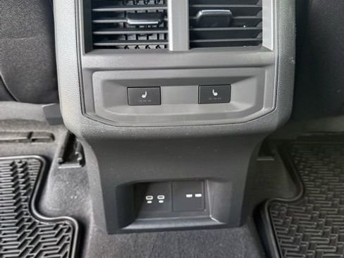 Used 2023 Volkswagen Atlas Cross Sport SEL Premium R-Line image 40