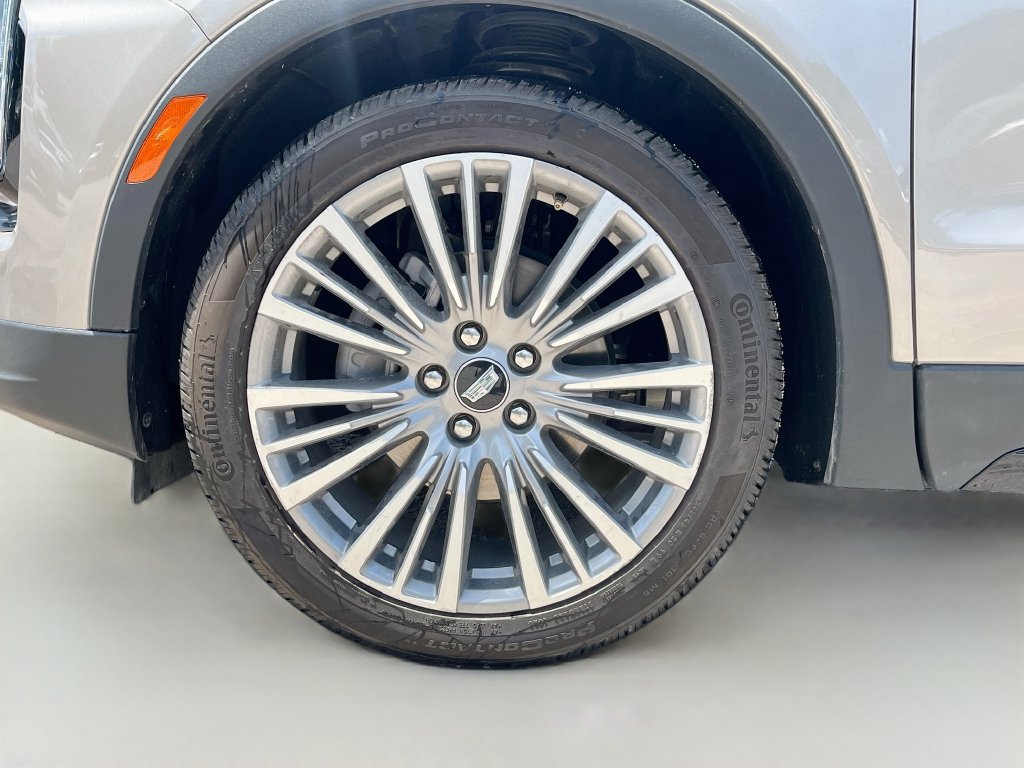 Used 2025 Cadillac XT4 Premium Luxury FWD image 32