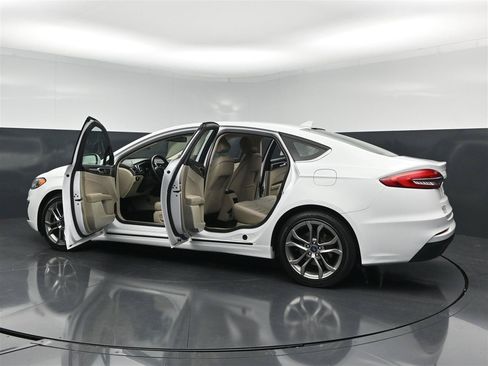 Used 2020 Ford Fusion SEL FWD image 30