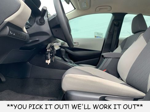 Used 2025 Toyota Corolla LE FWD image 22