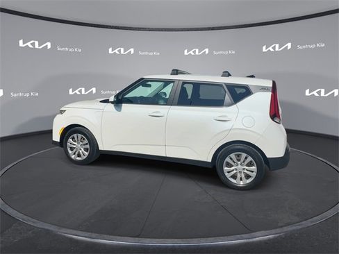 Used 2022 Kia Soul LX image 12