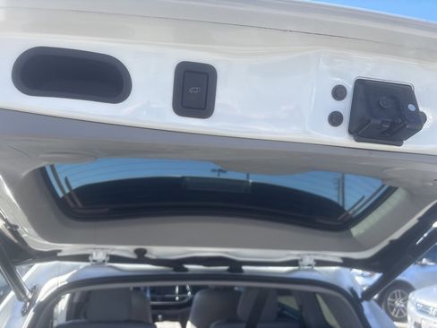 Used 2016 Toyota Highlander Limited Platinum image 37