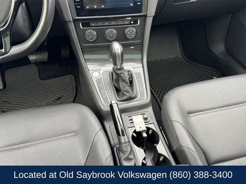 Used 2018 Volkswagen Golf SE image 15