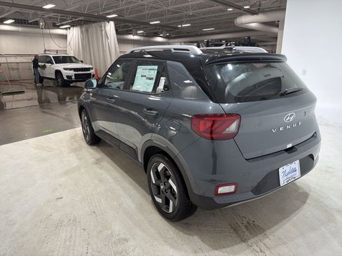 New 2026 Hyundai Venue SEL FWD image 2