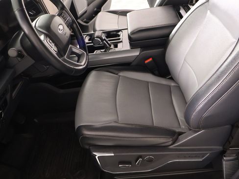 Used 2023 Ford F150 Lightning Lariat image 11