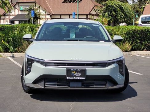 New 2026 Kia K4 FWD image 2