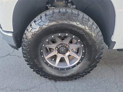 Used 2019 Chevrolet Silverado 1500 LTZ w/ LTZ Plus Package image 31