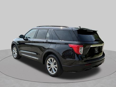 Used 2023 Ford Explorer XLT w/ Equipment Group 202A AWD/4WD image 6