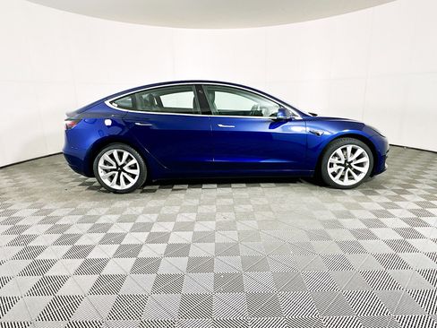 Used 2018 Tesla Model 3 Long Range RWD image 10
