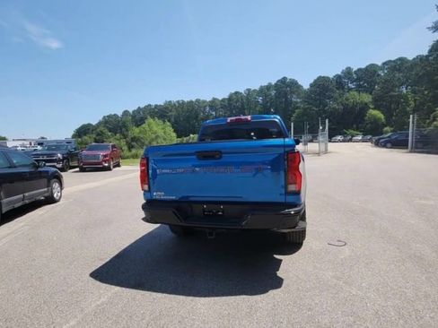 Used 2024 Chevrolet Colorado Z71 w/ Z71 Convenience Package 2 image 4