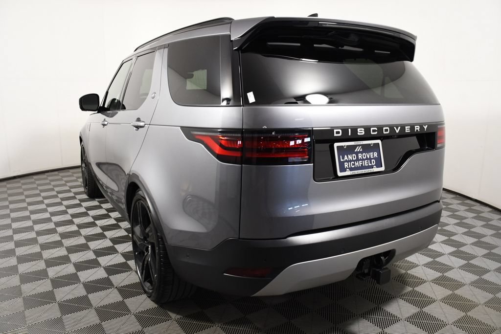 Certified 2025 Land Rover Discovery S AWD/4WD image 4