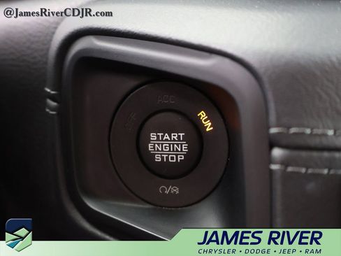 Used 2024 Jeep Wrangler Unlimited Sahara AWD/4WD image 31
