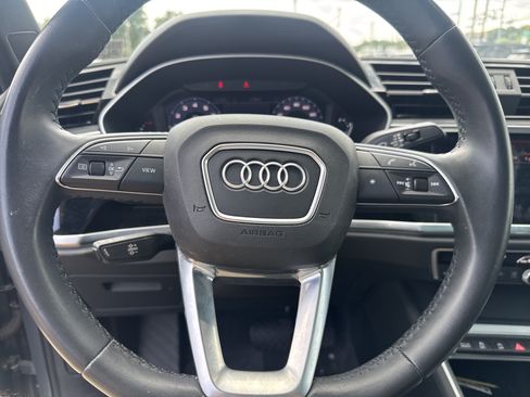 Used 2020 Audi Q3 2.0T Premium w/ Convenience Package AWD/4WD image 17