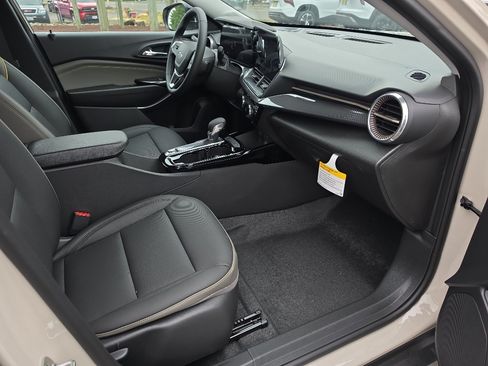 New 2026 Chevrolet Trax ACTIV w/ Driver Confidence Package FWD image 16