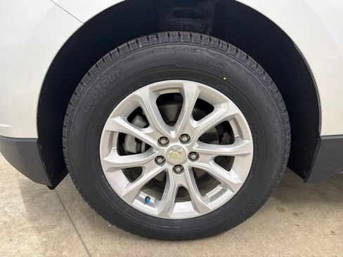 Used 2018 Chevrolet Equinox LT FWD image 9