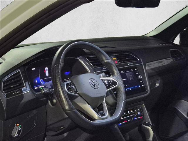 Used 2024 Volkswagen Tiguan SE R-Line FWD image 8