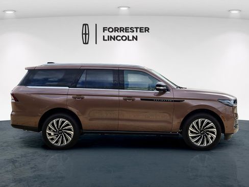 New 2025 Lincoln Navigator Black Label image 2