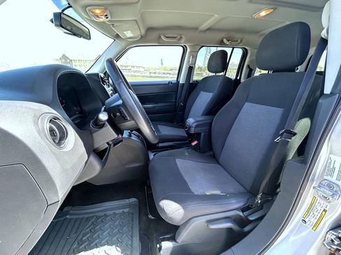 Used 2013 Jeep Patriot Latitude AWD/4WD image 10
