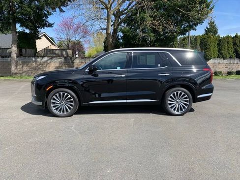Used 2025 Hyundai Palisade Calligraphy AWD/4WD image 2