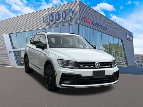 Used 2021 Volkswagen Tiguan SE R-Line FWD image 1