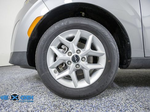 Used 2025 Kia Soul LX w/ LX Technology Package FWD image 46