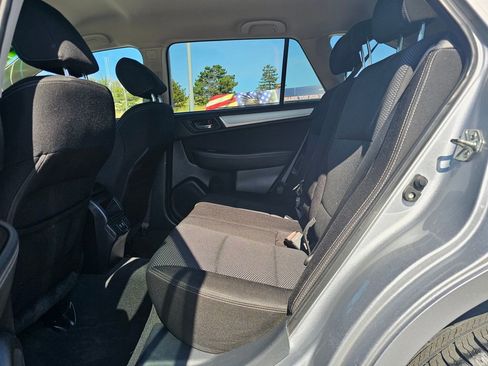 Used 2019 Subaru Outback 2.5i Premium AWD/4WD image 18