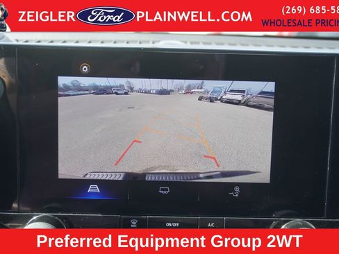 Used 2024 Chevrolet Colorado W/T image 2