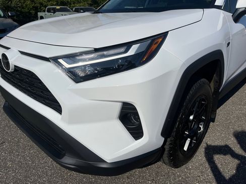 Used 2025 Toyota RAV4 XLE w/ Convenience Package FWD image 30