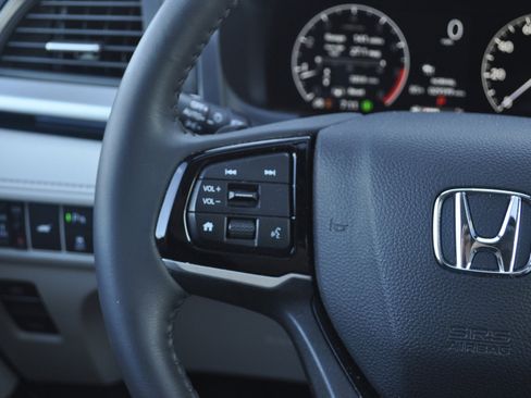 Used 2025 Honda Odyssey Touring image 23
