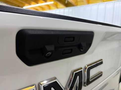 Used 2022 GMC Sierra 2500 AT4 w/ Gooseneck/5TH Wheel Package AWD/4WD image 11