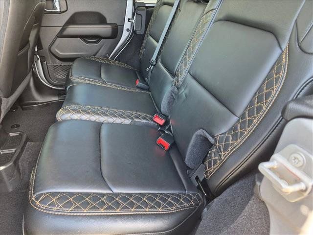 Used 2021 Jeep Wrangler Unlimited Sahara AWD/4WD image 18