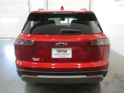 Used 2025 Chevrolet Equinox LT w/ Midnight Edition image 5