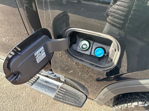 Used 2023 GMC Sierra 1500 SLT w/ SLT Premium Plus Package image 10