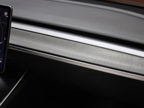 Used 2020 Tesla Model Y Long Range image 25