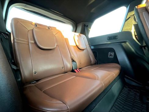 Used 2023 Lincoln Aviator Grand Touring w/ Class IV Trailer Tow Package image 37