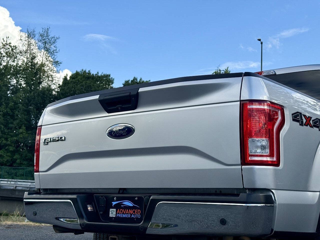 Used 2017 Ford F150 XLT w/ Equipment Group 301A Mid AWD/4WD image 12