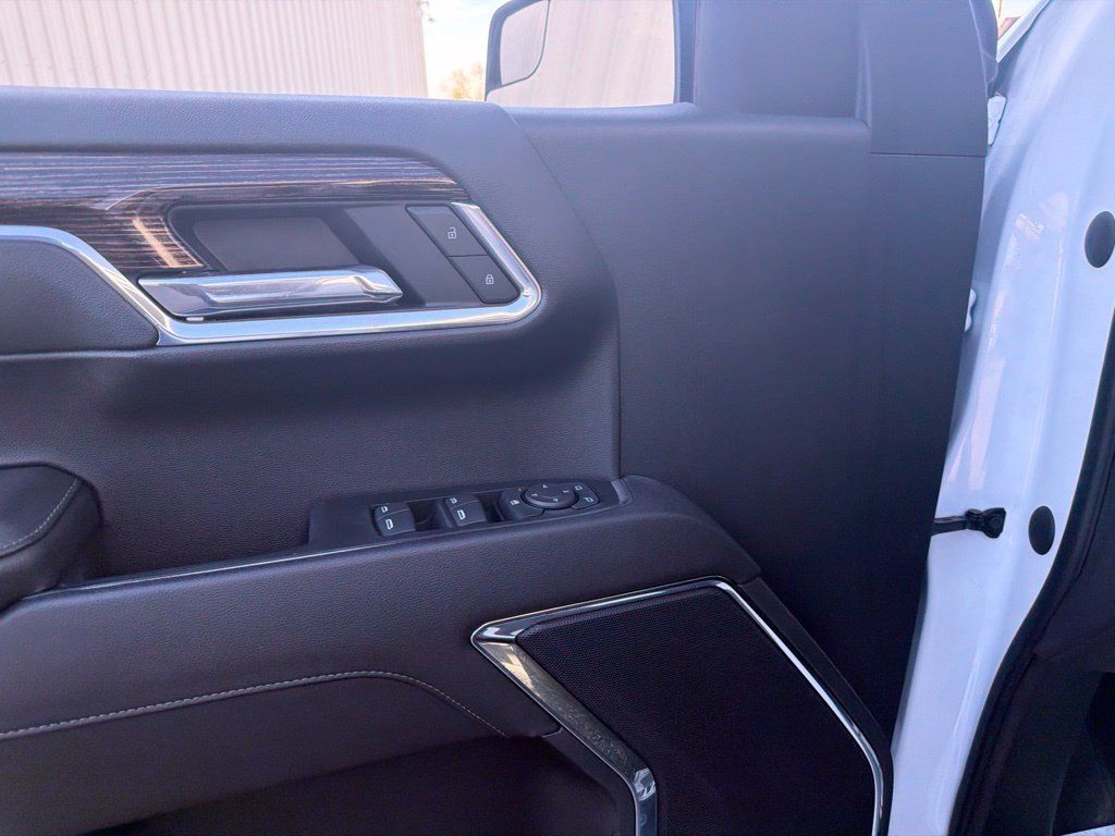 Used 2023 GMC Sierra 1500 Elevation AWD/4WD image 5
