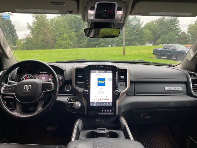 Used 2022 RAM 1500 Laramie AWD/4WD image 12