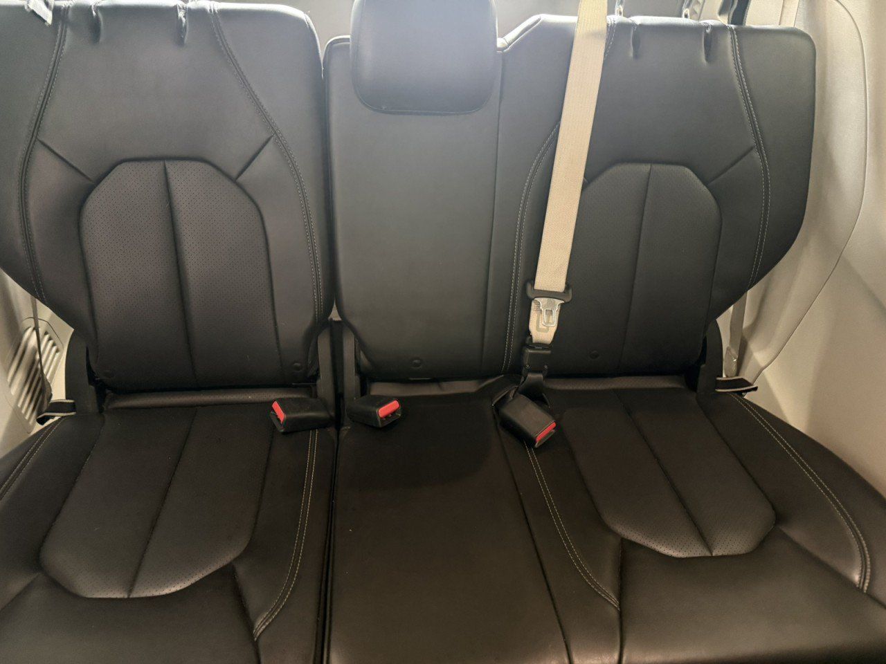 Used 2021 Chrysler Voyager Lxi FWD image 14