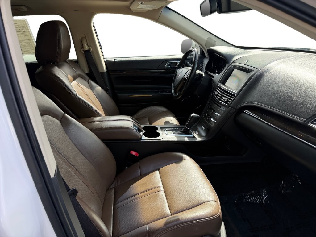 Used 2013 Lincoln MKT AWD image 15
