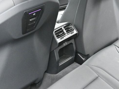 Used 2024 BMW i5 eDrive40i w/ M Sport Package image 32